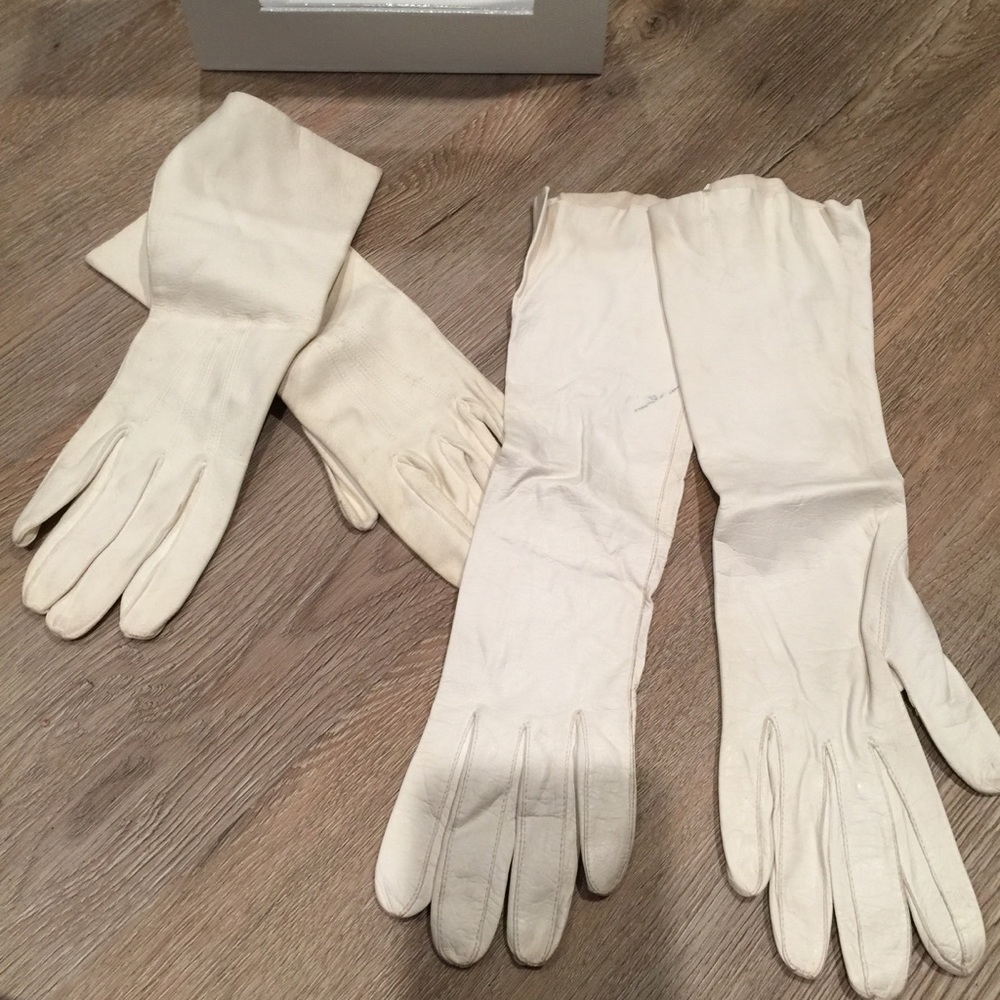 7 pairs Vintage leather gloves in box